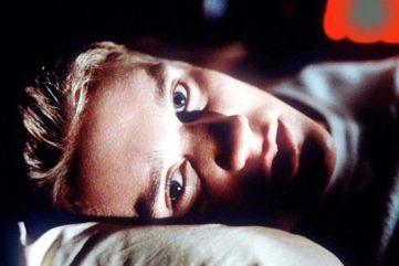 final destination 2000 devon sawa bed e1584400431565
