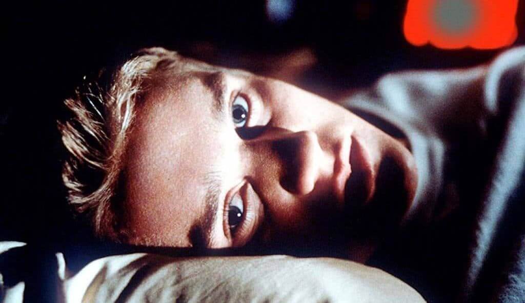 final destination 2000 devon sawa bed e1584400431565