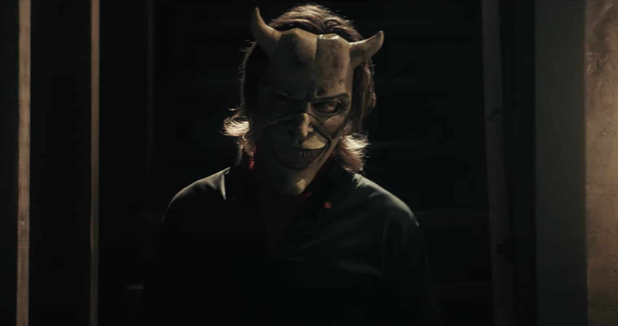 the-black-phone-the-grabber-mask-2022-universal-pictures