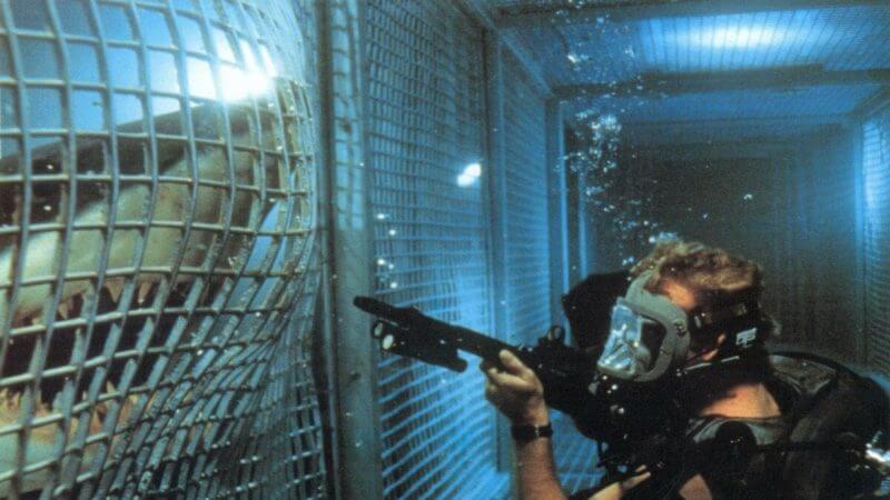 deep blue sea 1999 The 10 Best Shark Movies that Aren't Jaws (Because We Know You've Seen Jaws Already) 11 deep blue sea 1999